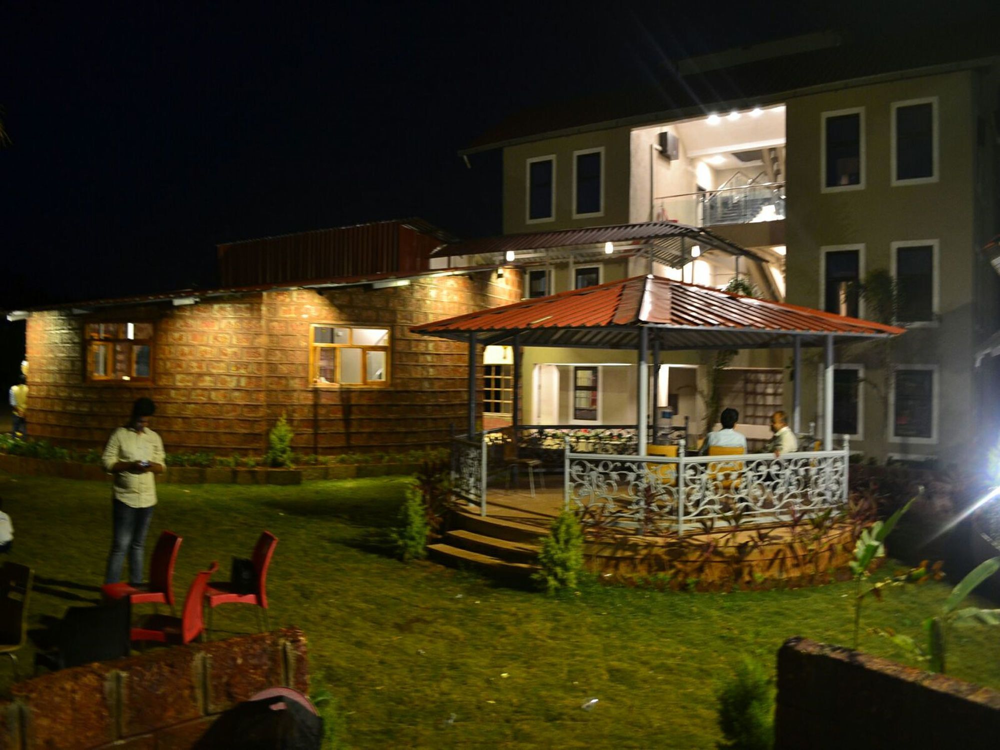 Oyo 11898 Hotel Vhyomaan Mahābaleshwar Extérieur photo